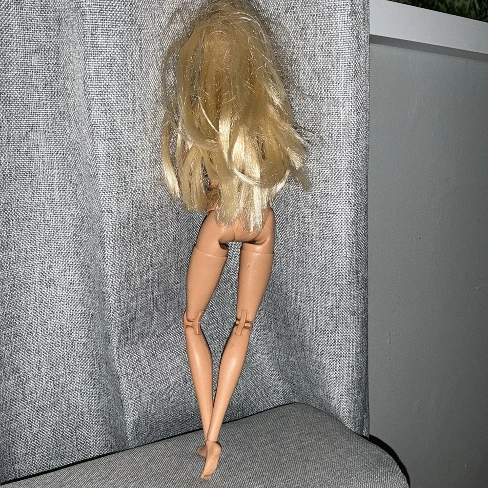 Barbie Made To Move Doll Blonde Yoga Poseable Fully Articulated Movable Joint